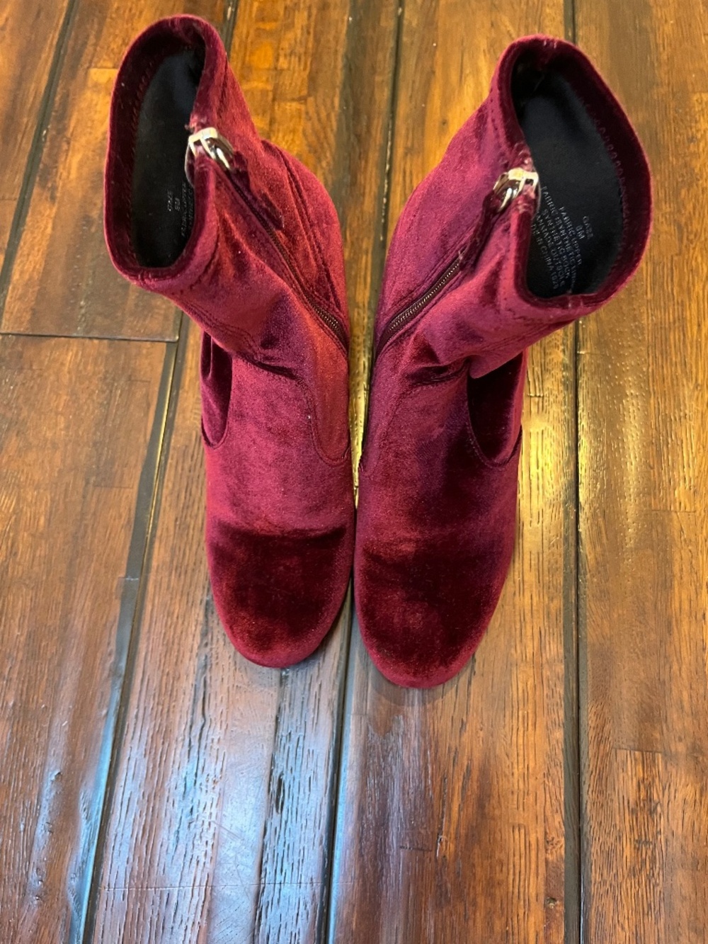 Steve Madden Burgundy Velvet "Gaze" Ankle Booties, sz 8, Very Good Condition